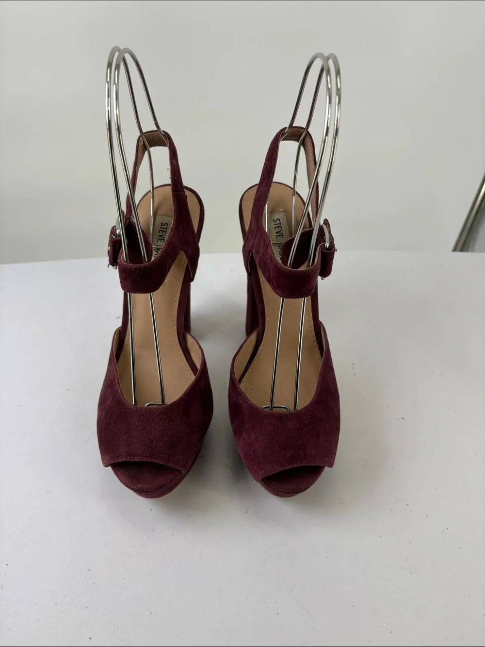 🐨 Steve Madden Jillyy Burgundy Suede Platform Heels with Buckle